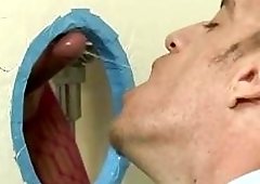 Inspiring man does a great job sucking through a gloryhole