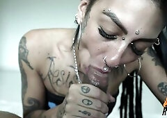 Me comeu com vontade. Caroleta Roots / Loupan