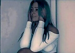 Claire gives Patrick a handjob and enjoys his cum during a wild drive