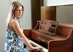 Beauty with small tits Vienna Rose nailed in the cowgirl pose