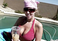 Carolyn Reese with big boobs shower cunt