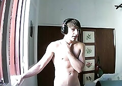 Spanish boy cums on cam