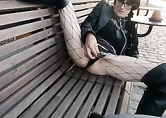 This is what comes out when u jerk-off with a full bladder