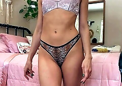 amateur blonde solo webcam