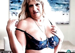 ''I'm having the almost all pleasure right now! I love having people see me having sex and seeing my nude fotos,'' told Ashle