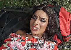 MOMMY4K. Cougar Valentina Sierra is having a hard sex with her offspring’s BF in public