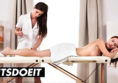 Teen Lesbian Girls Feast on Each Other's Cunts