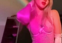 Flawless body cutie with hawt melons