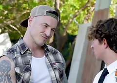 TRAILERTRASHBOYS Derek Kage Barebacks Greyson Myles Cock-squeezing Butt