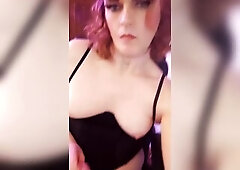 Sexy Trans hung wanking this babe dong for compliant