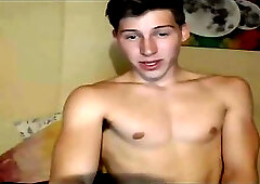 Muscular College Twink Showing Off His Nude Body