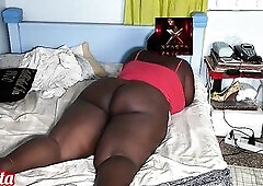 Older woman with all that booty