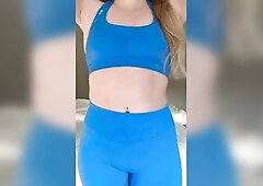 Gym bunny CUMS after leg day