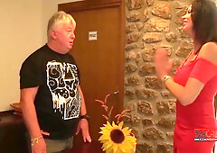 Dirty Hotel Check-in - Da Cada