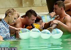 Bi dudes suck black hunks cock