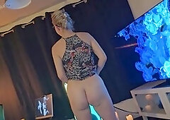 Horny babe Juicyadultkingdom dances in a mini-skirt, showing off her ass and pussy