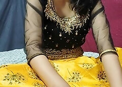 Curvy Indian bhabhi takes off her saree and gets wild with her devar ji