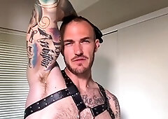 Dominant stud Christian Wilde shows off with a big ass handjob