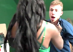 Buxom Ebony milf makes Client Cum on her Ass