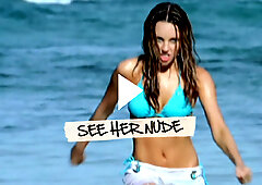 Amanda Bynes of Nickelodeon fame shows off her smoking sexy body