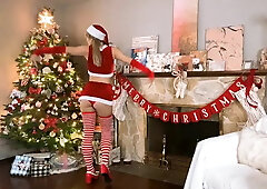 Santa's Waifu Celebrates Christmas!