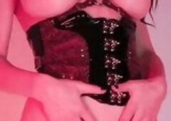 Sexy Succubus invites u to spend with her a INDEED sexy night