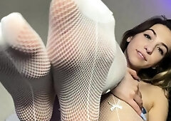 facetime with your girlfriend and she-s showing off her