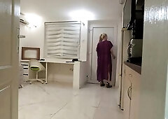 Cute delivery stud came back with flowers and I gave him a oral-sex.