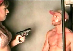 Boyz Party: Inmate F*cks Deputy to Get Out