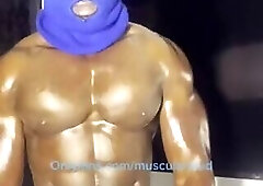 MUSCULAR STUD