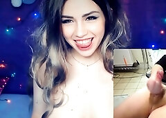 Camgirl Gives Her Fan A Call To Remember
