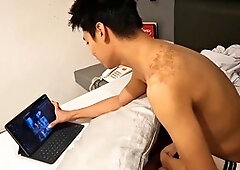 Amateur bareback fun with a young Asian guy at the hotel