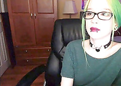 emo babe Gets crazy on Cam