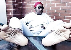 I put my hands inside my panties, and touch my intimate part. I show my feet in the same time... Have a fun! Dec. seventh 2025