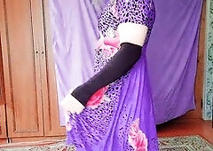 Young shemale teen pleasuring herself with big cock