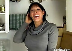 Chesty Yanks MILF Angela Masturbates
