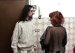 A real Italian fucks like a big cow in her pussy and butt with a young Stud ...