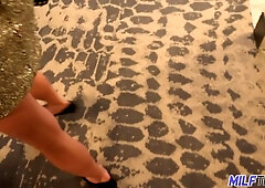 Wet Pussy Milf Gets Dick On The Strip In Vegas - Milf Trip