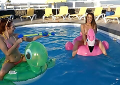 Splashing - RealBikiniGirls