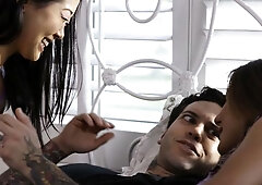 3rd Degree: Double the Fun with Saya & Liv