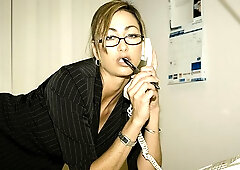 Fake-boobed glamour secretary Bridgette Monroe is soloing on cam