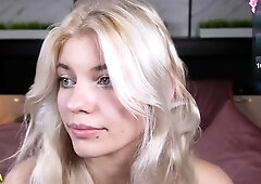 Tattoed Amateur Webcam Girl Hot Dildo Action Masturbation