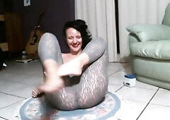 I know u wish me to jerk your wang with my feet so bad but I won't! Instead I get 'em all greasy and go over each detail of how a real chap 