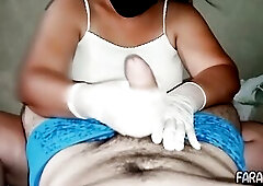 Enfermera madura gordita me examina, masturba y hace acabar dos veces