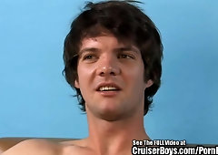 Nice Twunk Dude Strikes Off Trunk