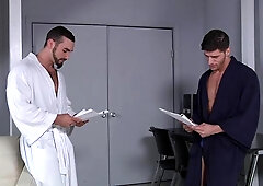 Str8togay.com: Hunk has a soft spot for hard slamming