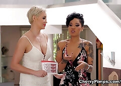 Honey Gold in Interview with Honey Gold - CherryPimps