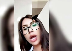 T-girl colegiala, hermosa