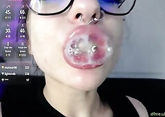 RavenFoxxy Brings a Flirty, Addictive Mood That Pulls U In Fast