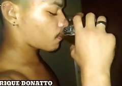 Backstage recording spinning a super hot up: